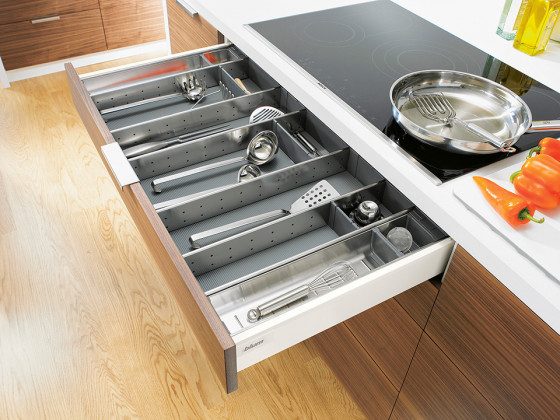 K-BLUM Antaro, zásuvka M 600mm/30kg, Blumotion/TOB, bílá, Inserta