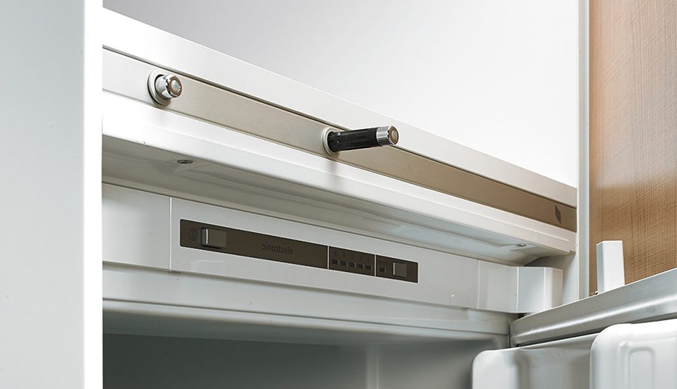 HETTICH 9210848 Easys bezúchytkové otevírání pro vestavěné lednice/chladičky