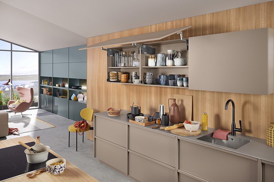 BLUM 22S2510 Aventos HS Top výklop střední, eurošrouby