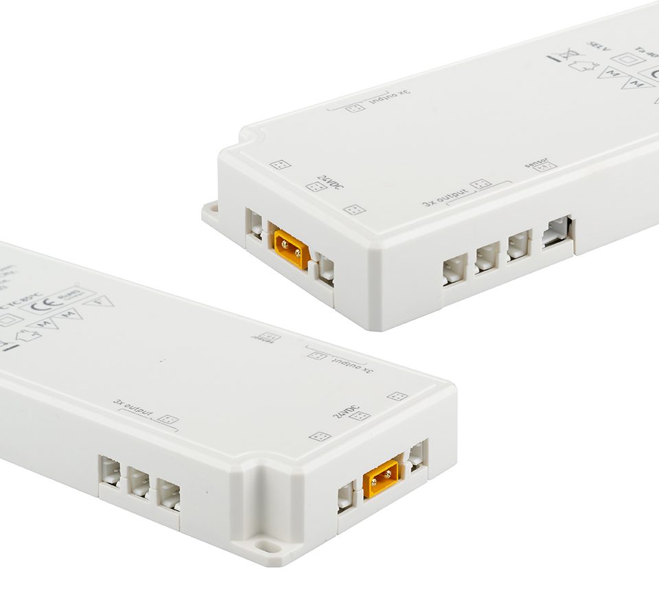 StrongLumio napájecí zdroj 12V - 100W (8x mini konektor + 1x 3PIN konektor)