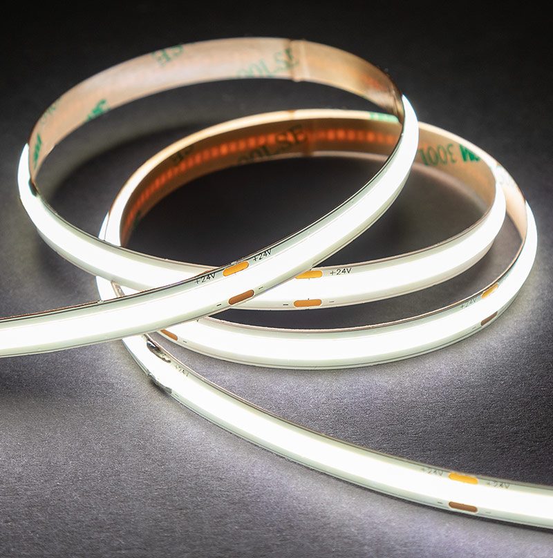 K-StrongLumio LED COB 24V 12W/m studená,Corner stříbrná,krytka mléčná,2m